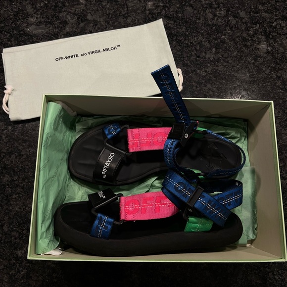 OFF—WHITE MULTI TREK SANDALS SIZE 10 - Picture 3 of 7